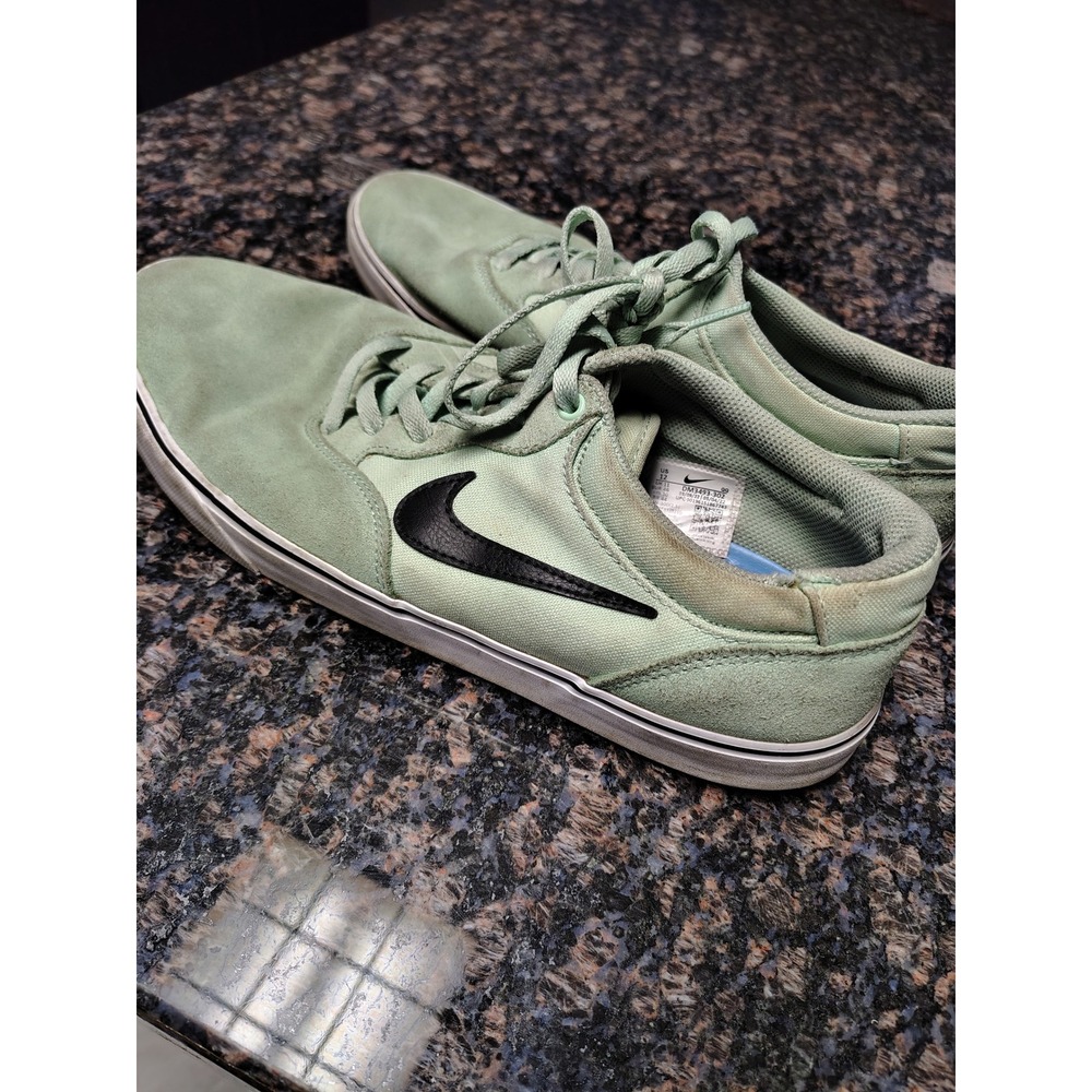 Nike SB Chron 2 Enamel Green Suede Skate Shoes Mens 12 DM3493-302 - Picture 2 of 7